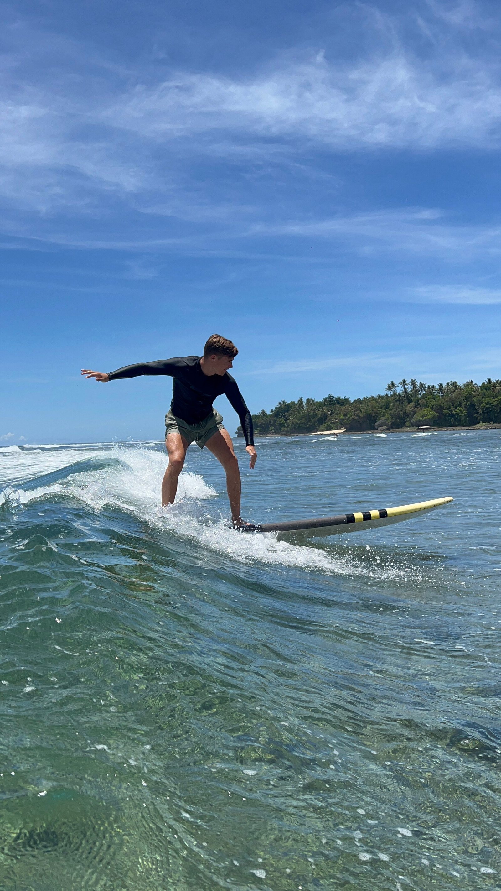 surfen bij Cloud 9 op Siargao