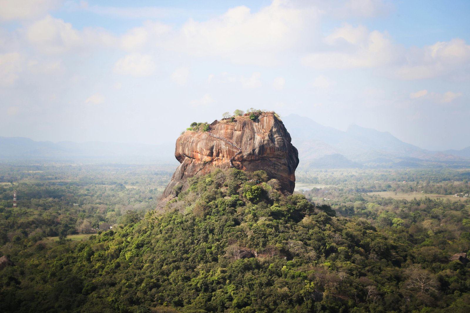 Uitzicht op de Lion Rock in Sigiriya