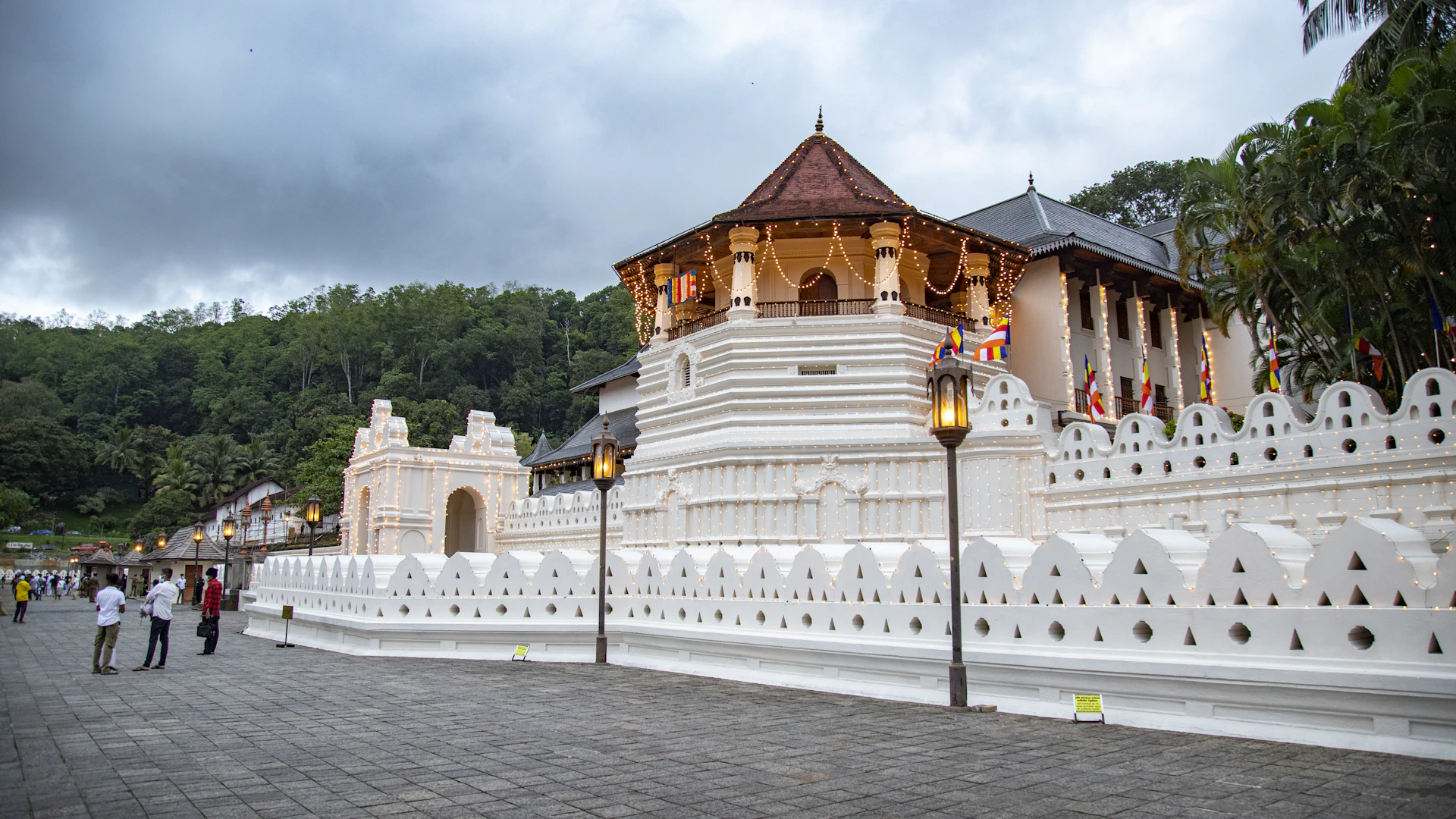 De Tempel van de Tand in Kandy, het culturele hart van Sri Lanka