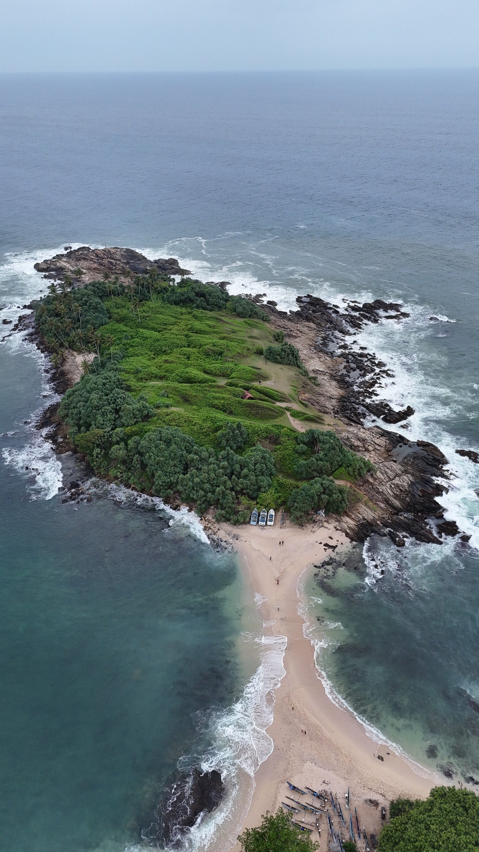 Blue Beach vanuit de lucht in Sri Lanka