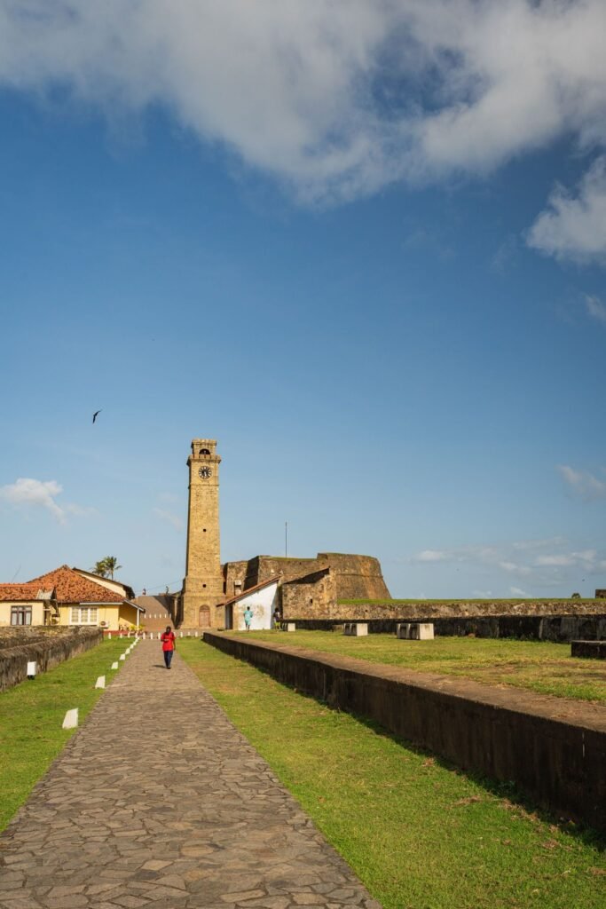 De klokkentoren en de vestingwal van Galle Fort