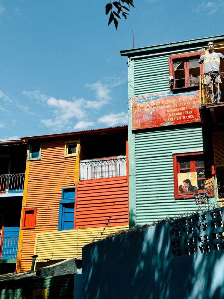 Kleurige huizen in de wijk La Boca in Buenos Aires