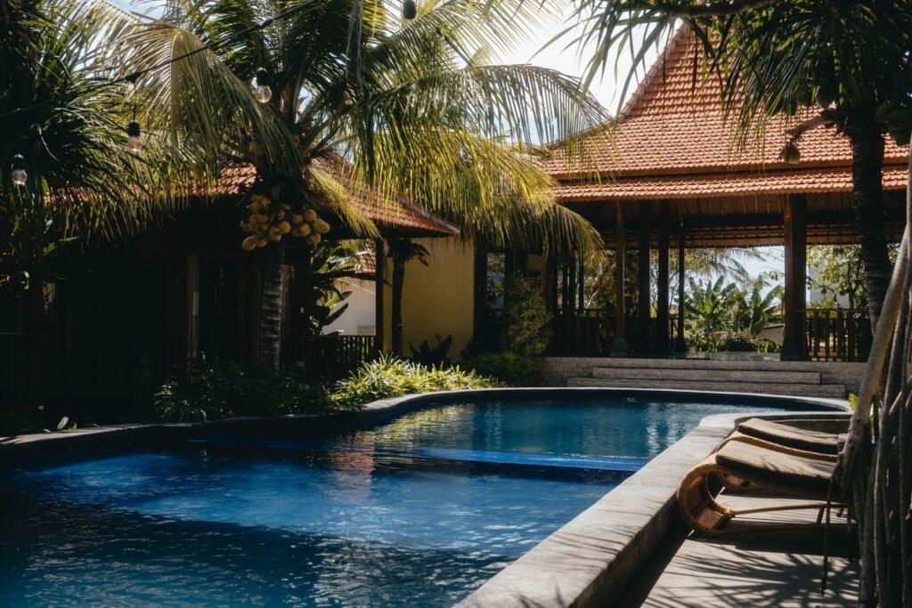 Villa met privézwembad in een tropische tuin op Bali