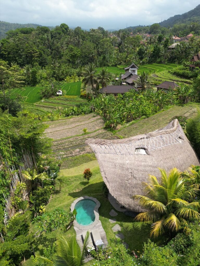 Villa met zwembad tussen de rijstvelden op Bali