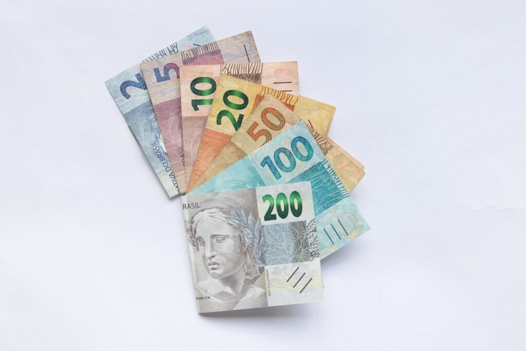 Braziliaanse realbiljetten in een waaier