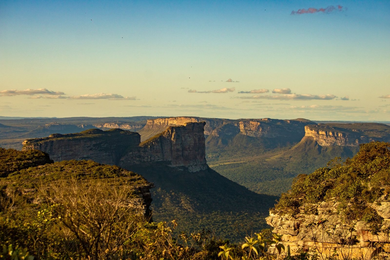 Tafelbergen van de Chapada Diamantina in het avondlicht