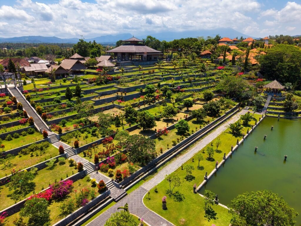 Het waterpaleis van Tirta Gangga in Oost-Bali