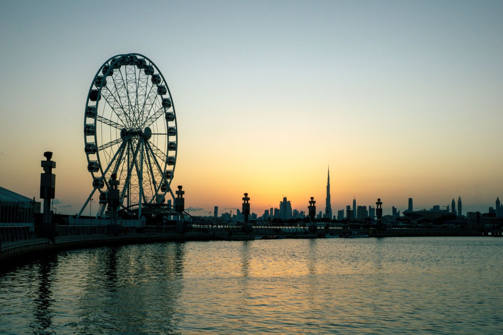 Ain Dubai bij zonsondergang