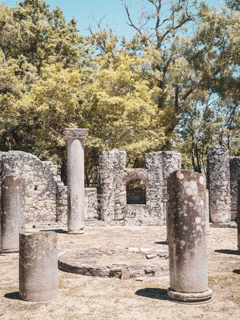 Stenen zuilen in Butrint