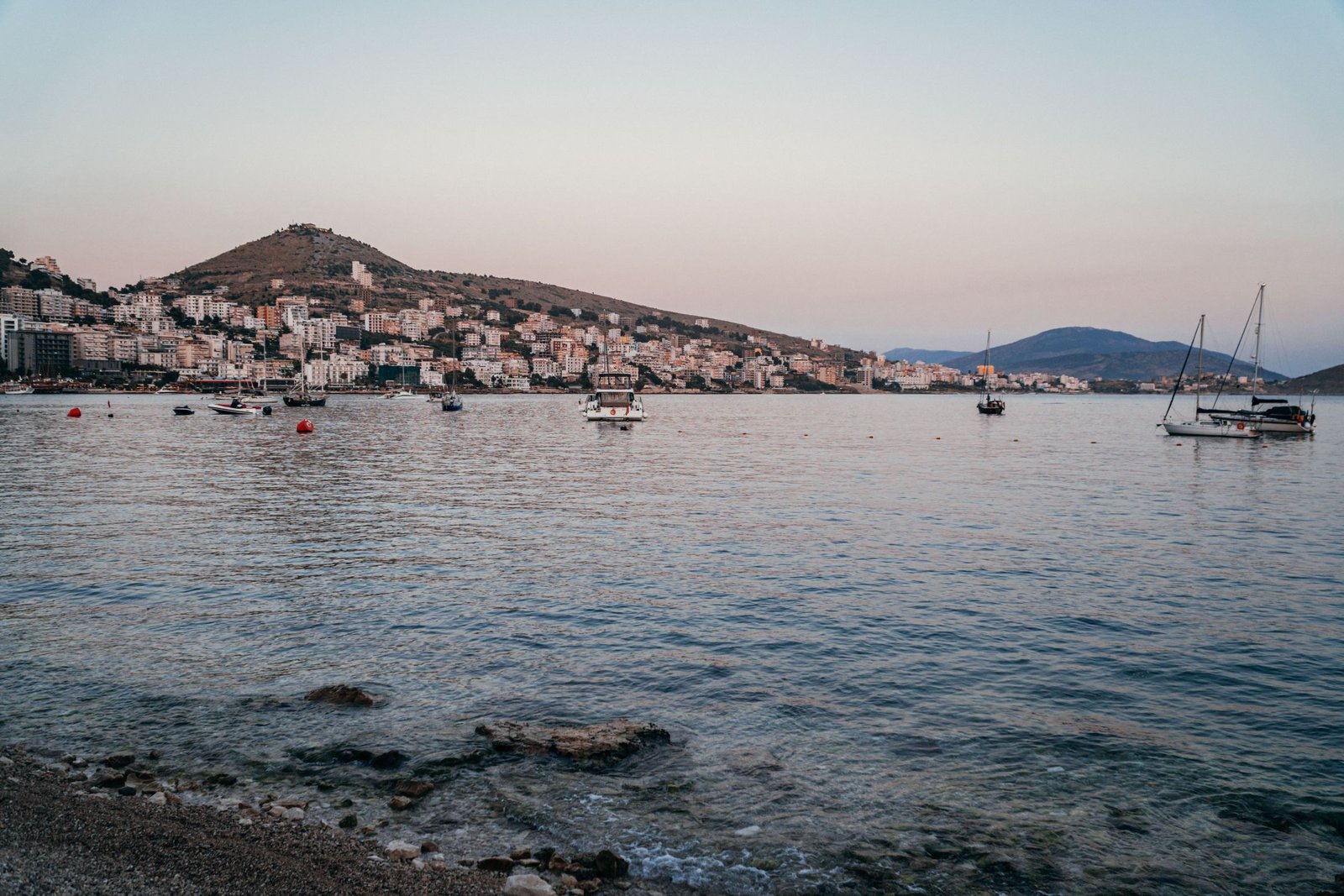 Het kustplaatsje Sarandë