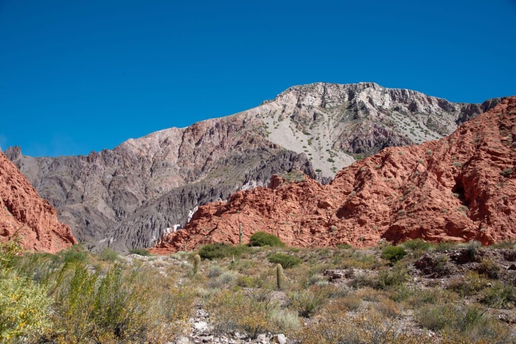 Kleurrijke bergen in de provincie Jujuy