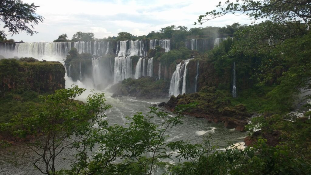 Nevel boven de Garganta del Diablo bij Iguazú