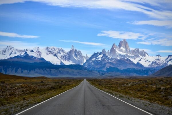 Weg richting het Fitz Roy-massief bij El Chaltén