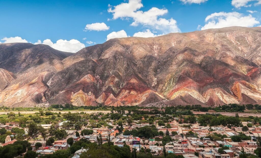 Gekleurde bergen in het noordwesten van Argentinië