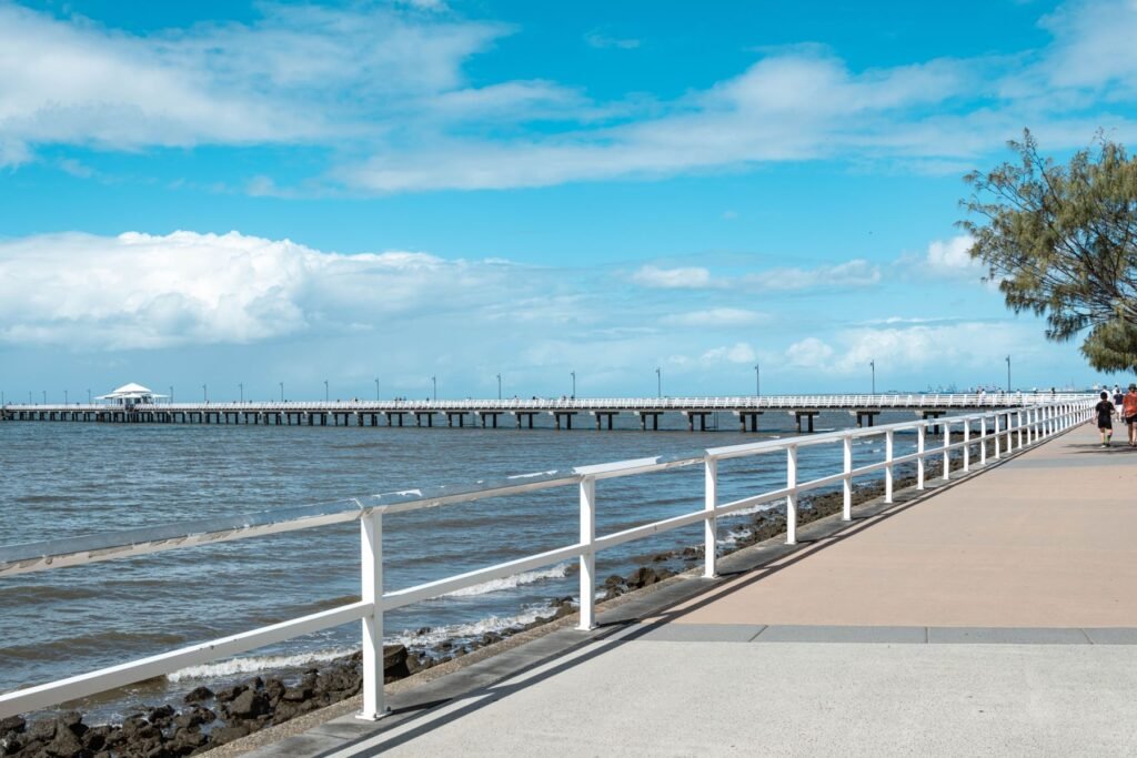 Pier langs de kust van Queensland