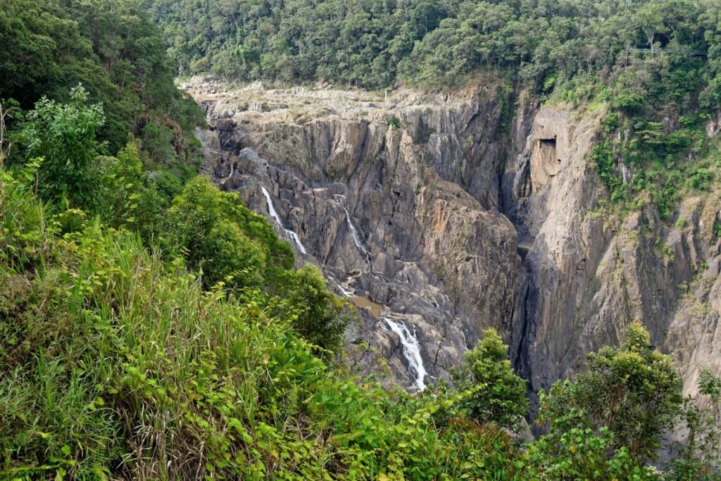 Waterval in het groen van Queensland