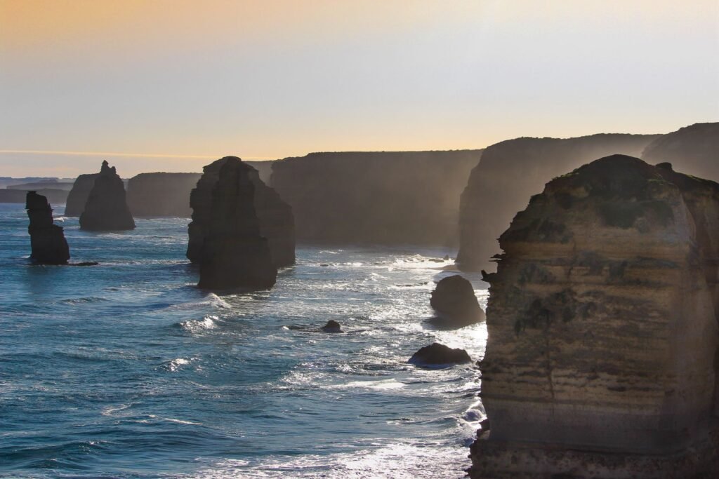 De rotspilaren van de Twelve Apostles