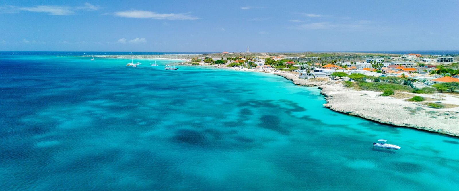 Kust van Aruba met turquoise water