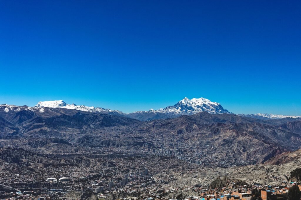 De Illimani boven La Paz