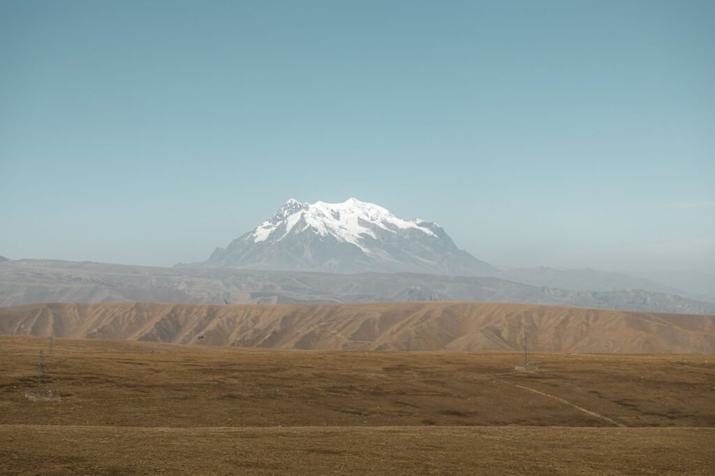 De Huayna Potosí boven de hoogvlakte bij La Paz