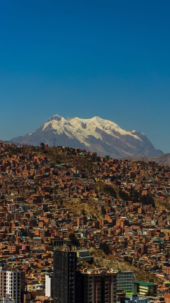 La Paz met de Illimani op de achtergrond