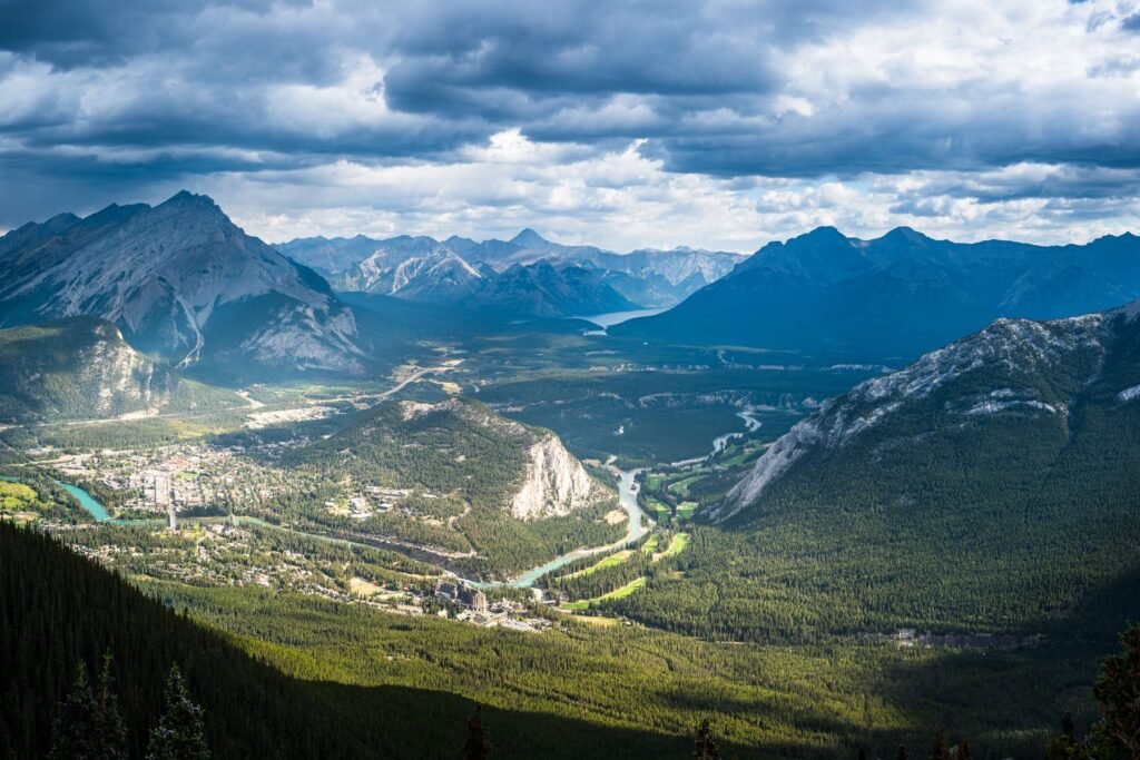 Bergtoppen en dalen in Banff National Park
