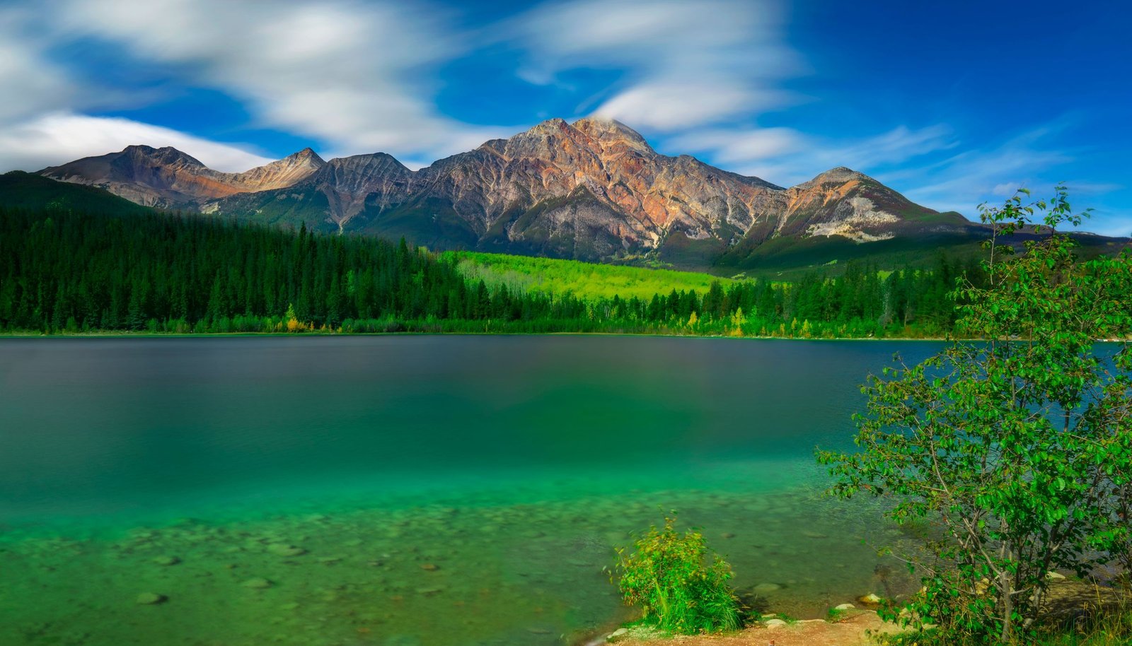 Patricia Lake en Pyramid Mountain in Jasper