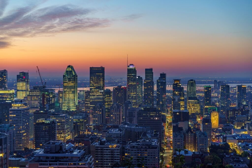 Skyline van Montreal bij zonsondergang