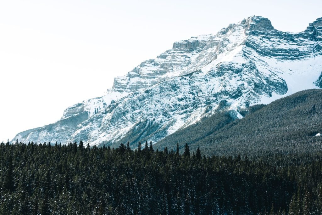 Besneeuwde berg in Banff National Park