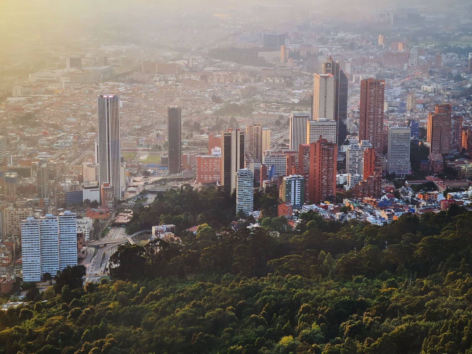 Bogotá aan de voet van de bergen