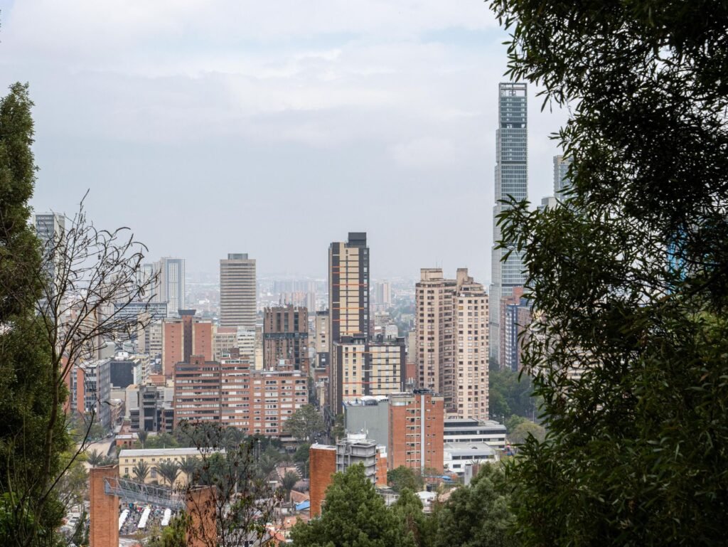 Plaza de Bolívar met de kathedraal in het centrum van Bogotá