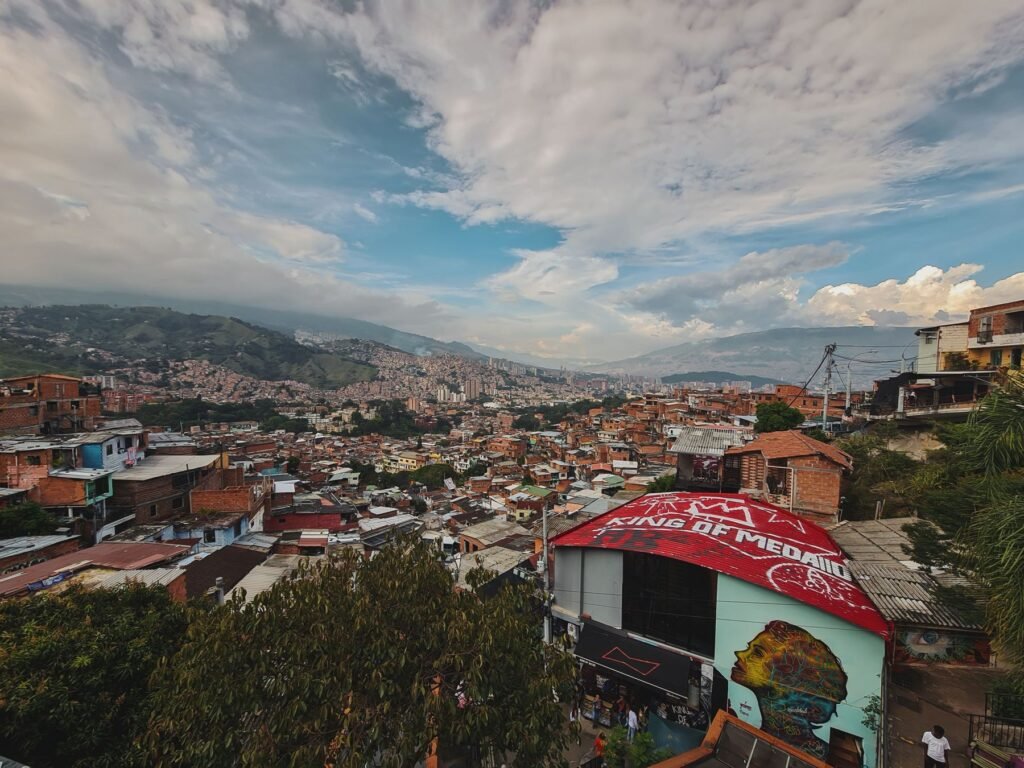 Groene berghellingen in Antioquia rond Medellín