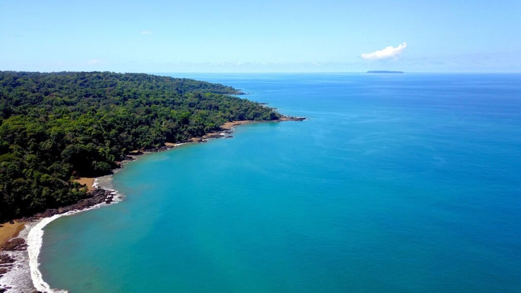 Kust en regenwoud in het zuiden van Costa Rica