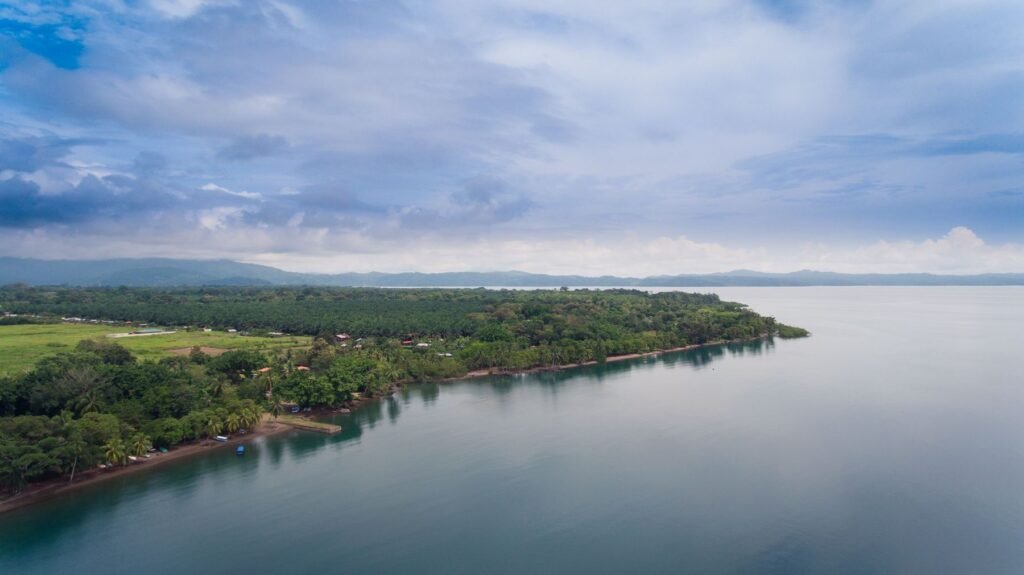 Kustlandschap in de provincie Puntarenas