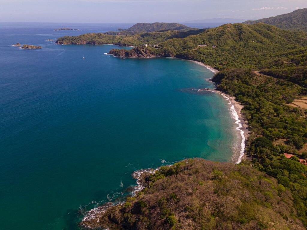 Baai aan de kust van Guanacaste