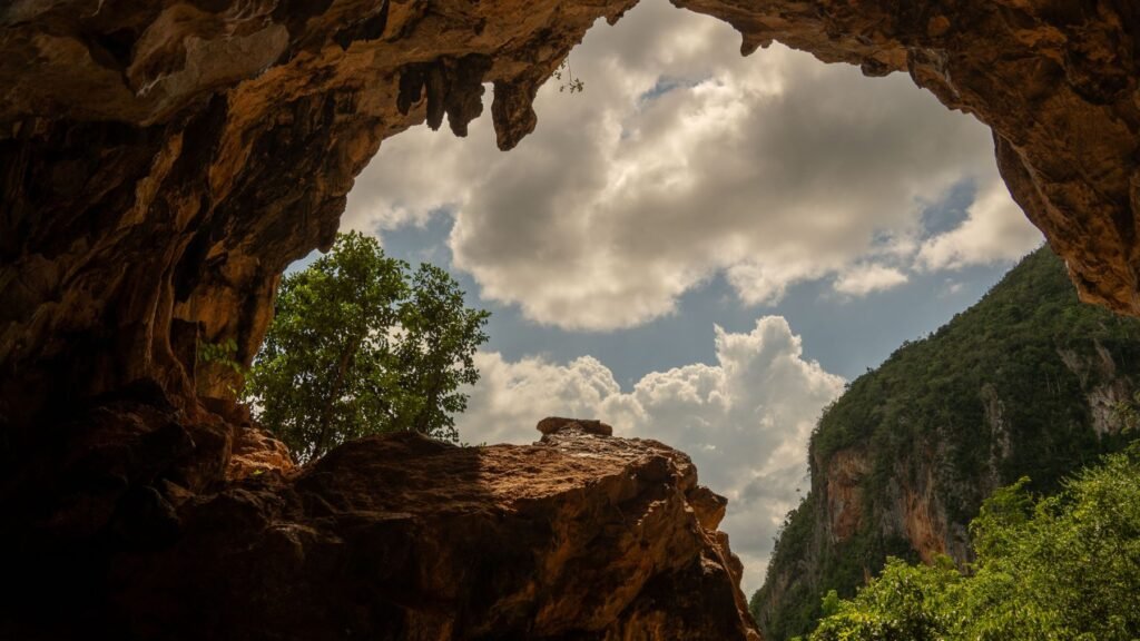 Uitzicht vanuit een grot bij Viñales