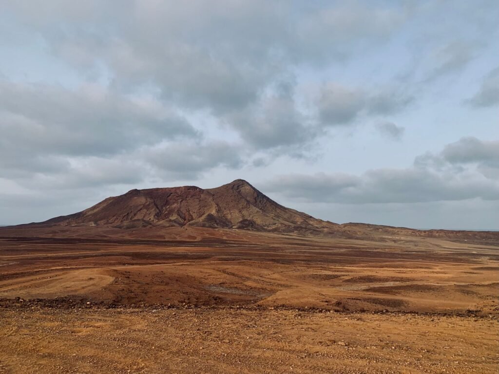 Kale berg op het eiland Sal