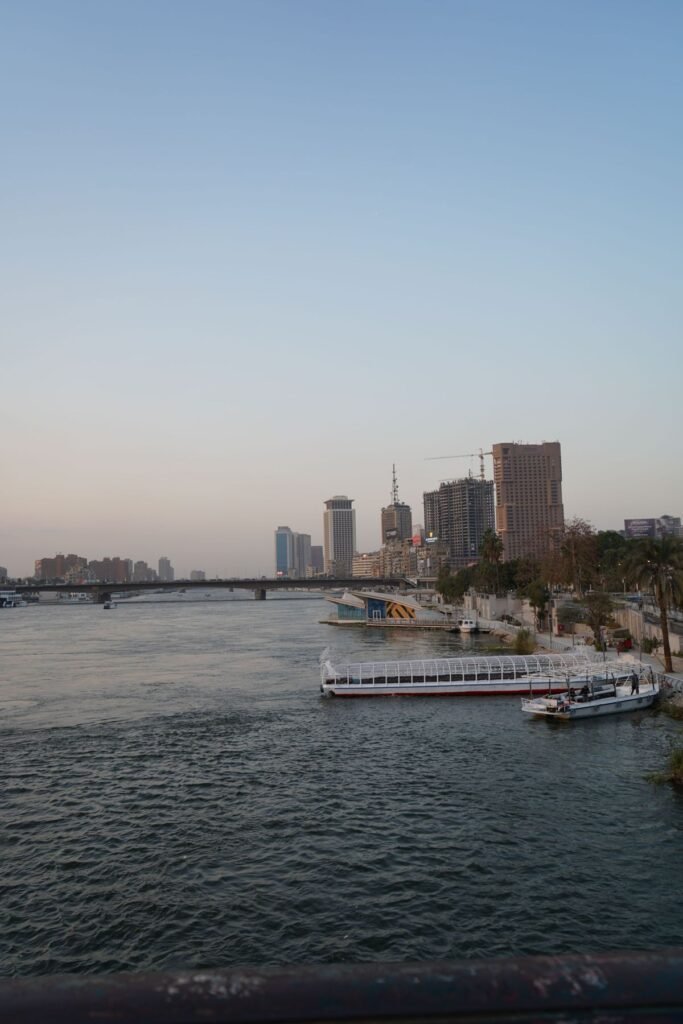 De Nijl in Cairo bij zonsondergang