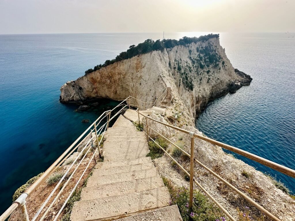 Kaap met vuurtoren op Lefkas