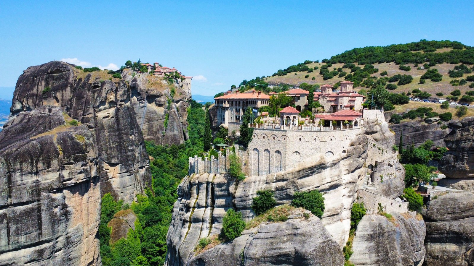 Klooster tegen de rots in Meteora