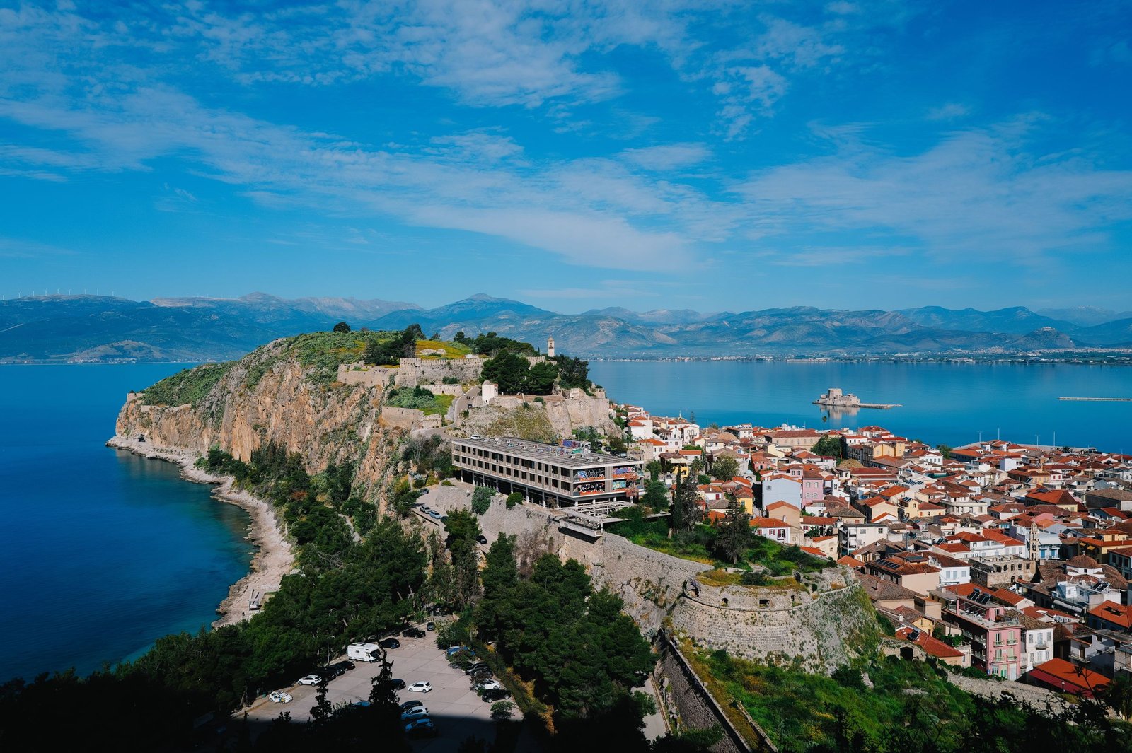 Nafplio en de baai van bovenaf