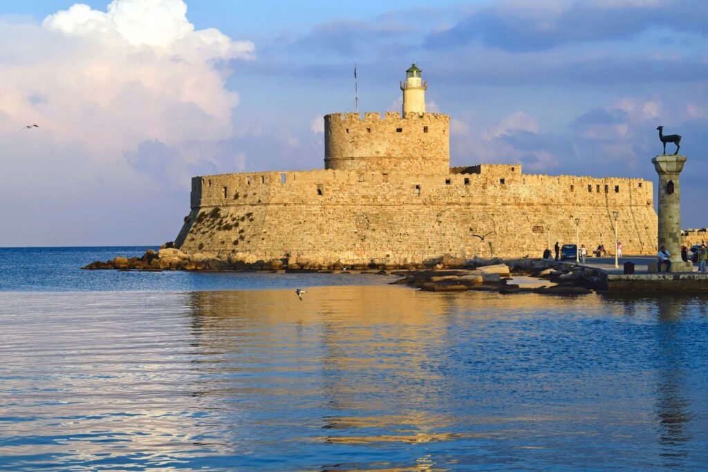 Fort bij de haven van Rhodos