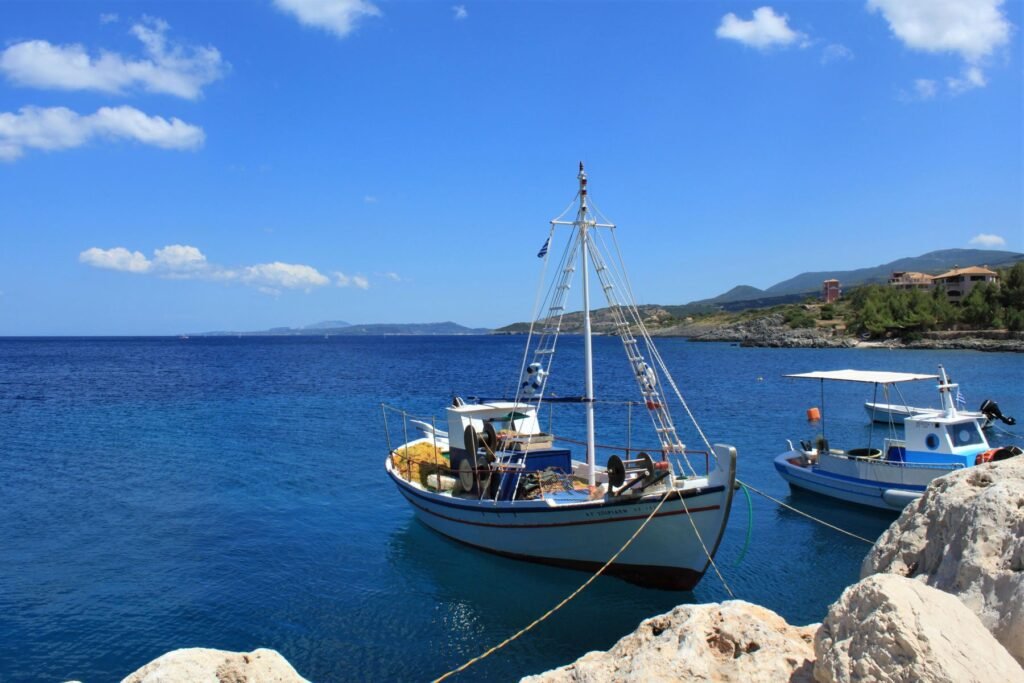 Vissersboten aan de kust van Zakynthos