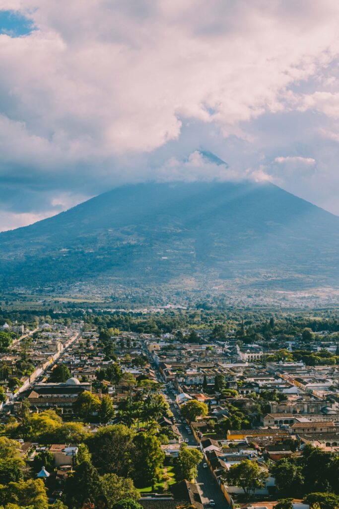 Antigua met de Volcán de Agua