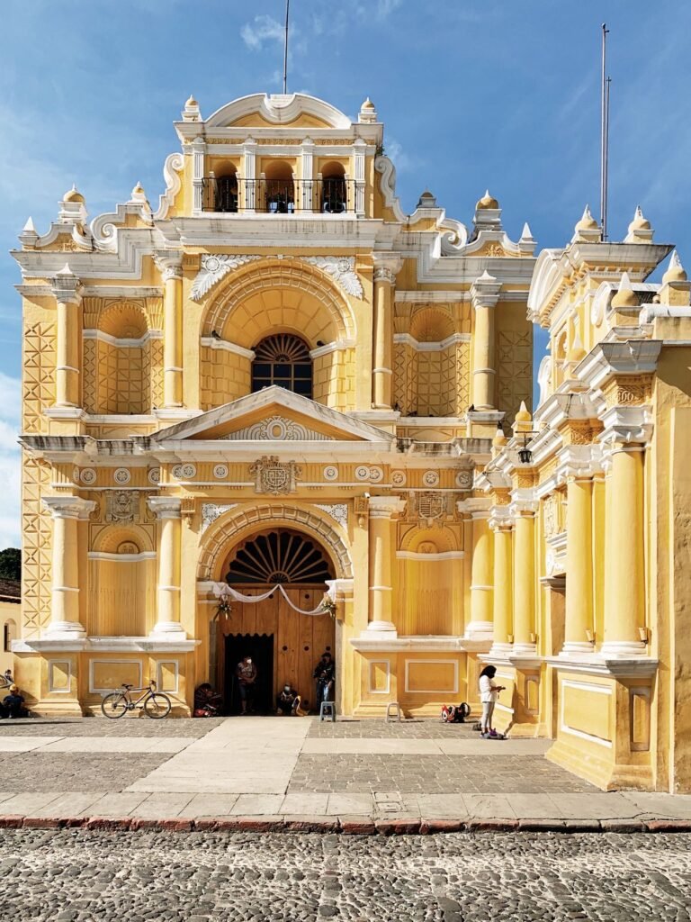 De gele kerk La Merced in Antigua