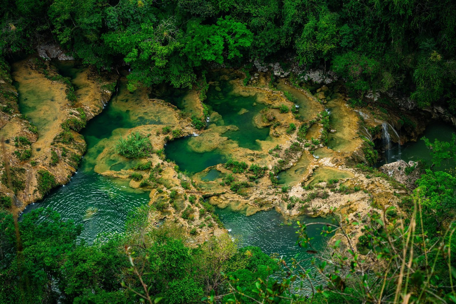 Natuurlijke baden van Semuc Champey