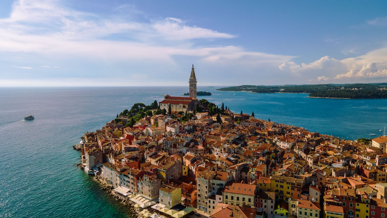 Rovinj op het schiereiland van bovenaf