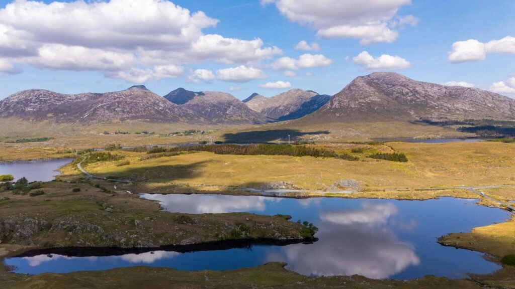 Meren en bergen in Connemara