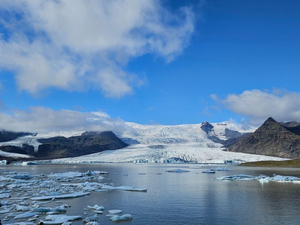 Gletsjer en ijsschotsen in IJsland