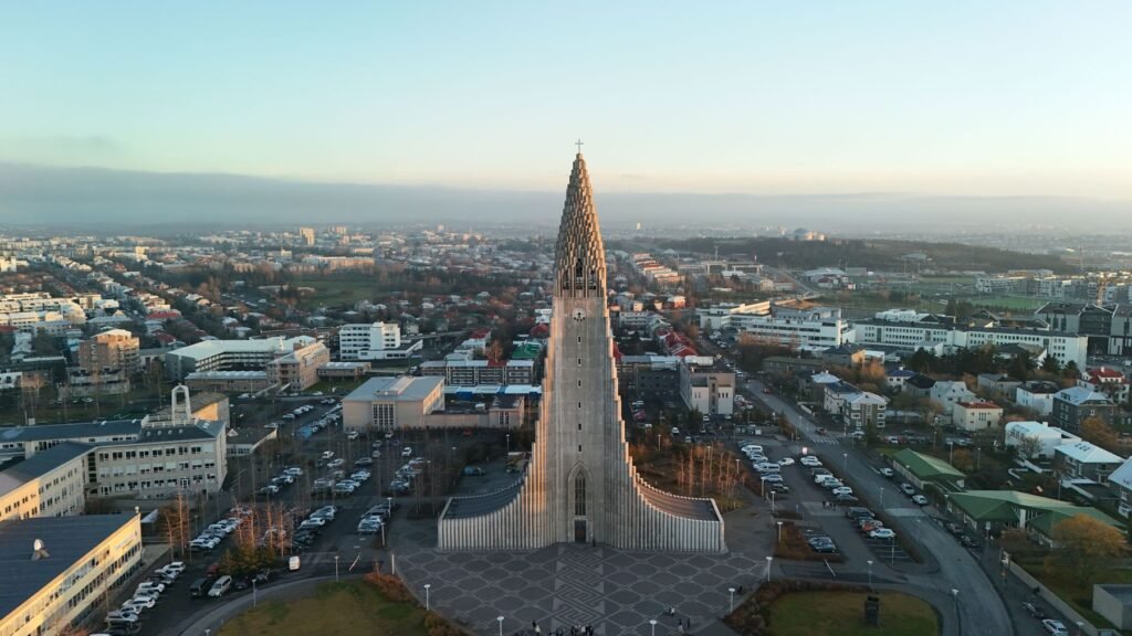 Uitzicht over Reykjavík vanaf de Hallgrímskirkja
